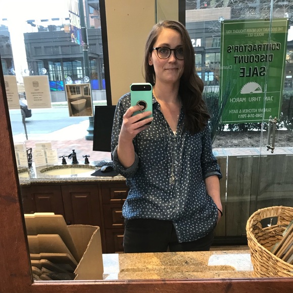 Meet your Posher, Tori - Picture 3 of 3